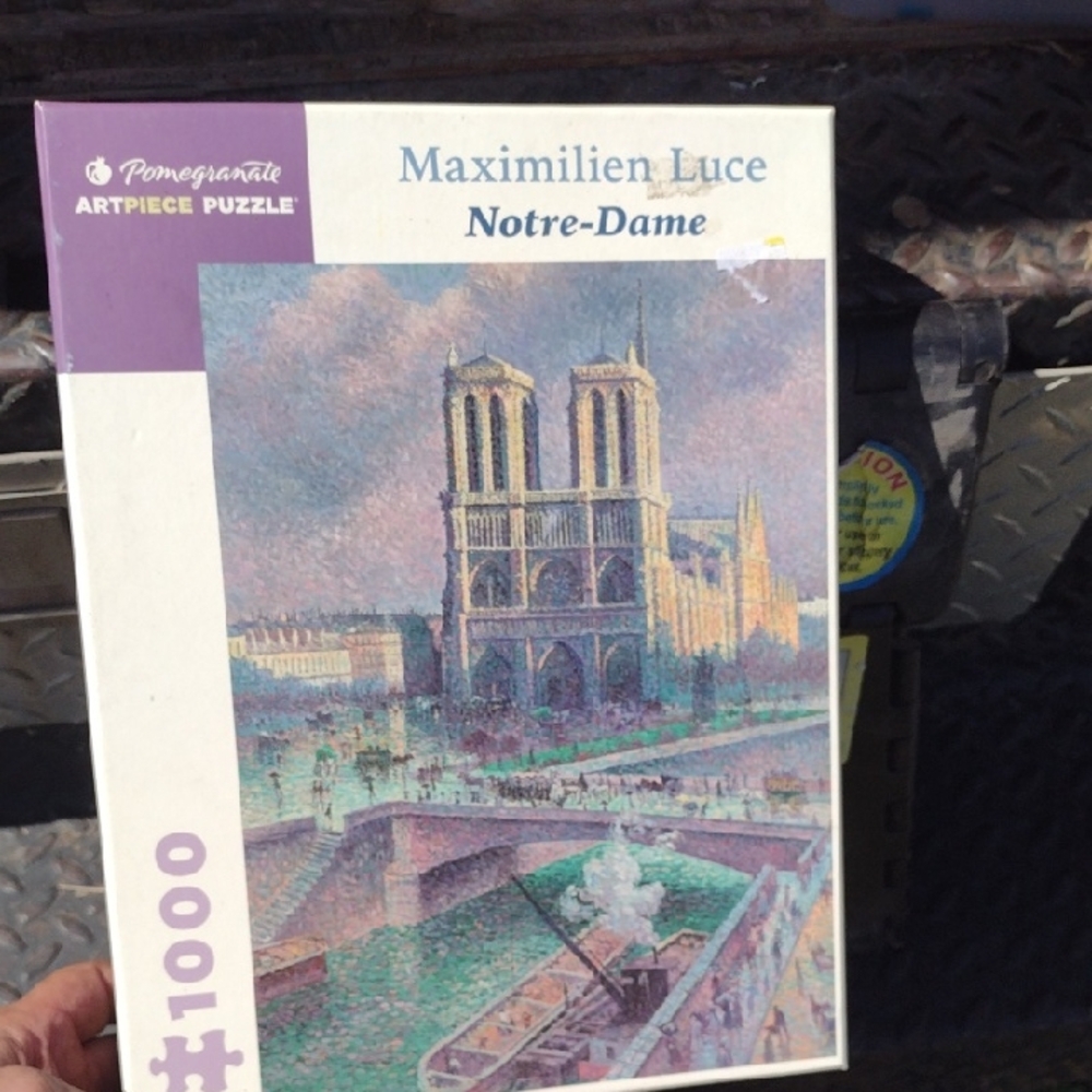 Pomegranate Notre-Dame Puzzle